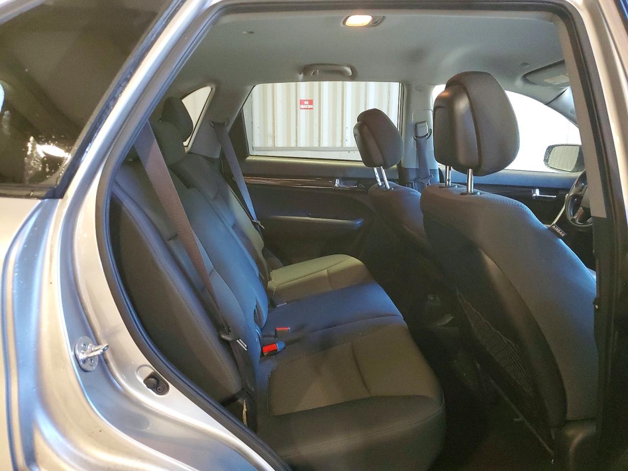 2013 Kia Sorento Lx Silver vin: 5XYKTCA61DG396931