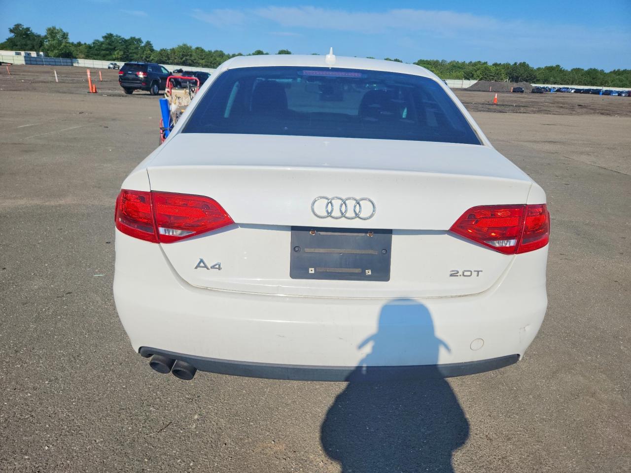 2010 Audi A4 Premium White vin: WAUAFAFL2AN027020