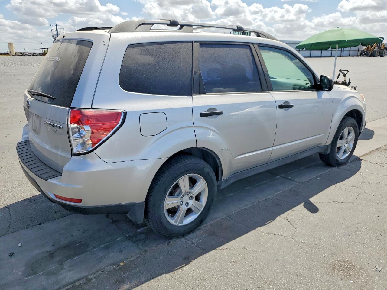 2011 Subaru Forester 2.5x Silver vin: JF2SHABC9BH748024