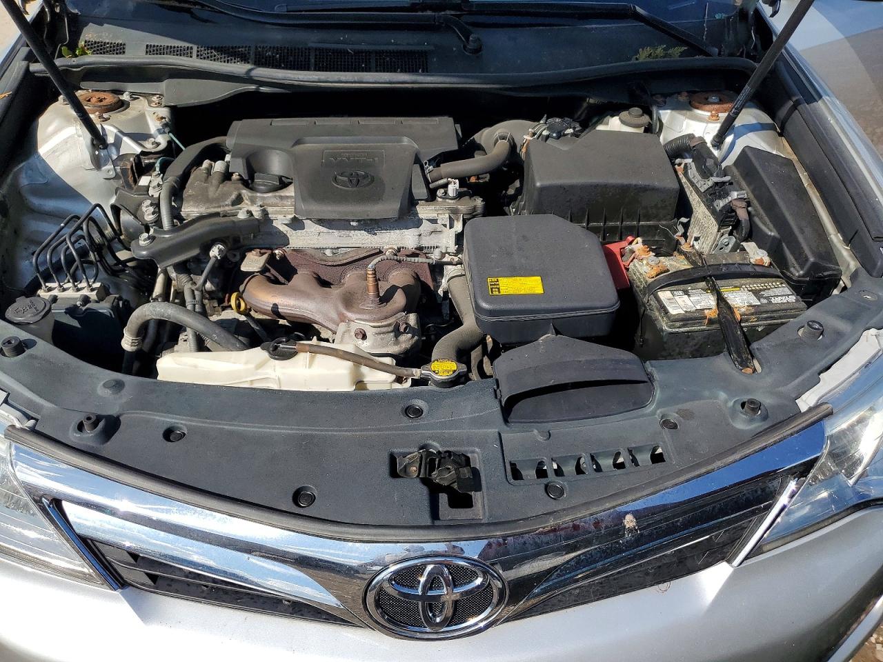2014 Toyota Camry Le Серебряный vin: 4T4BF1FK8ER361953
