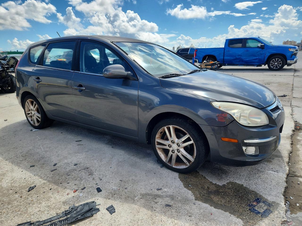 2009 Hyundai Elantra Touring Gray vin: KMHDC86E49U041906