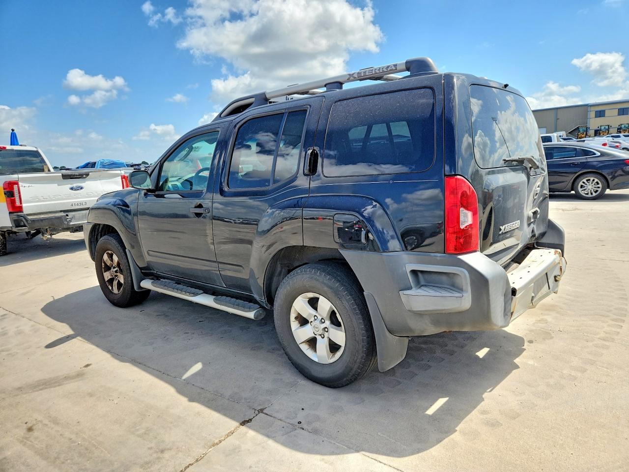 2010 Nissan Xterra X Black vin: 5N1AN0NUXAC525130