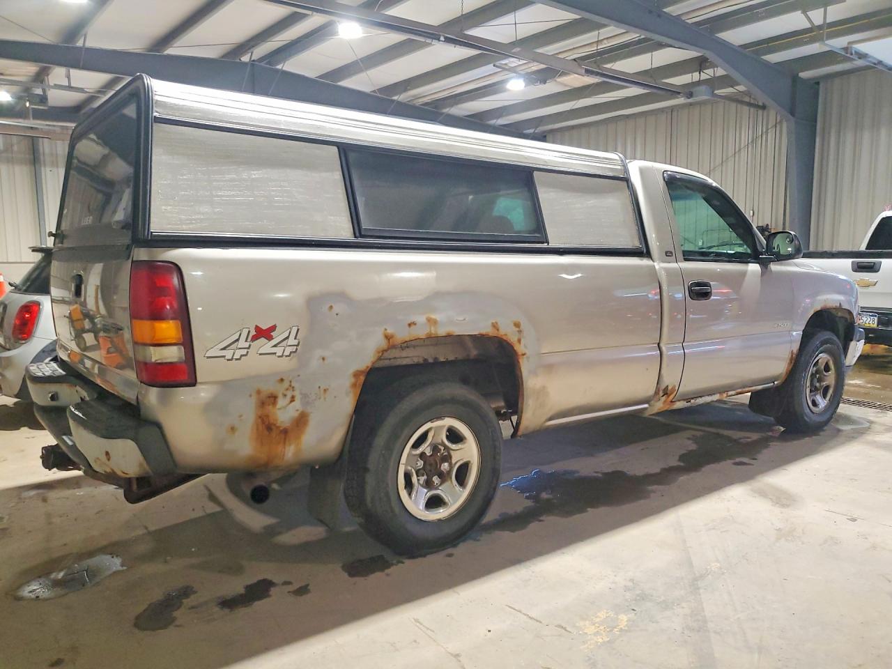 2002 Chevrolet Silverado K1500 Silver vin: 1GCEK14W82Z266188