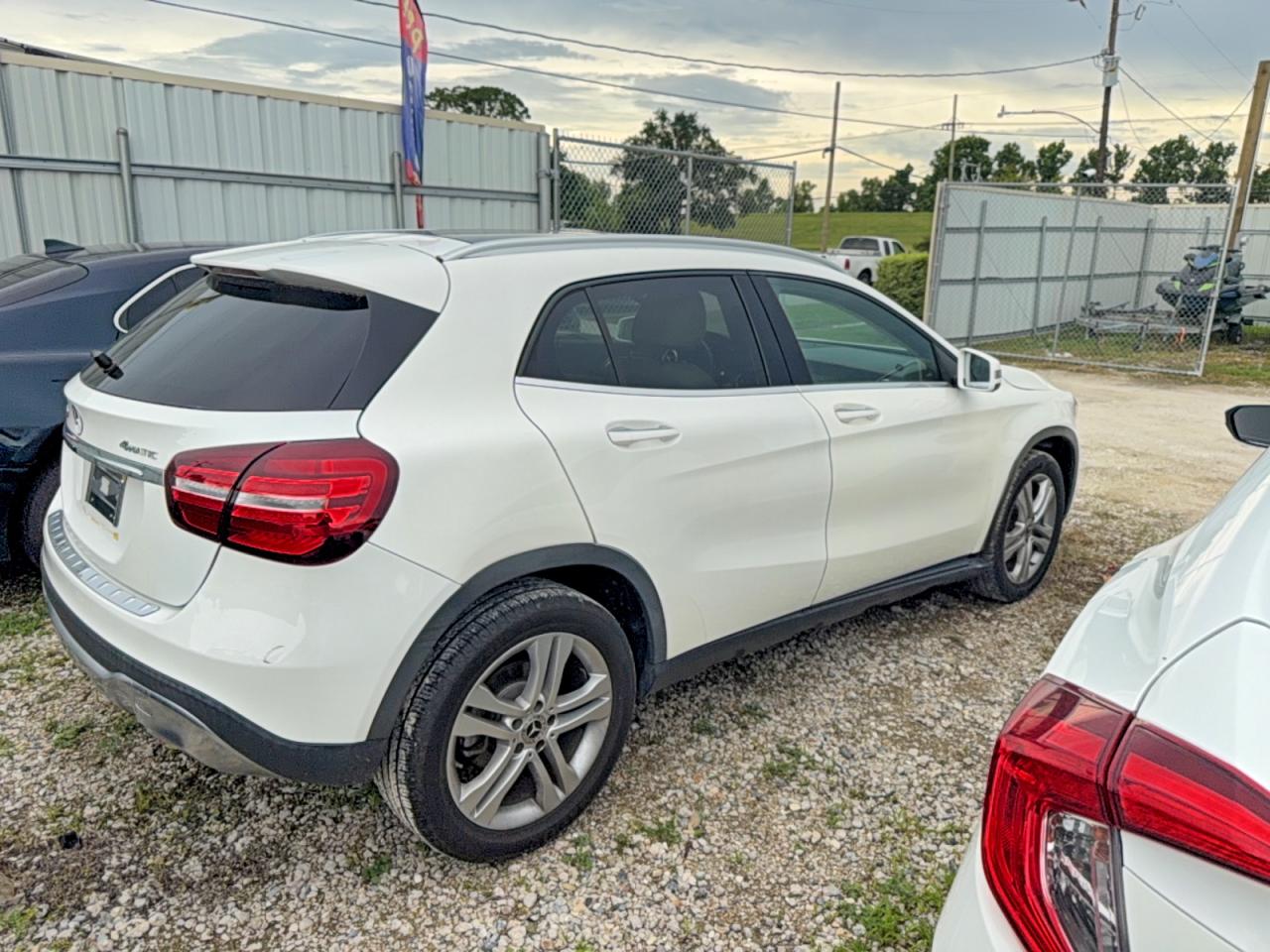 2019 Mercedes-benz Gla 250 4matic Белый vin: WDCTG4GB6KJ590820