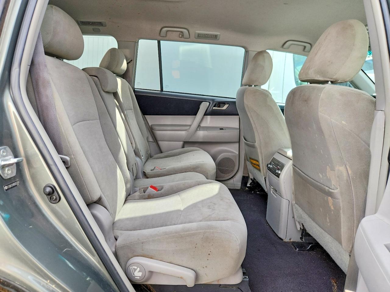 2011 Toyota Highlander Base Gray vin: 5TDBK3EH0BS053249