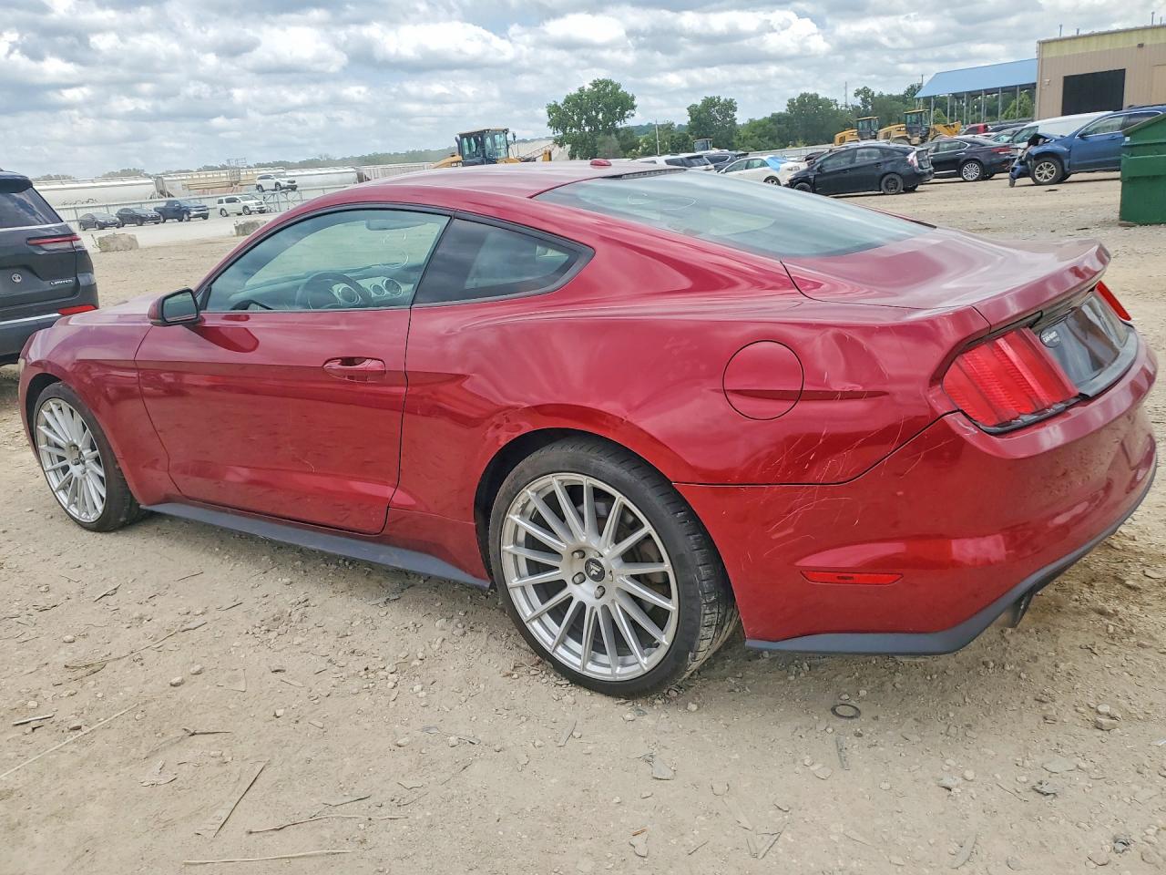 2015 Ford Mustang Red vin: 1FA6P8TH2F5317706