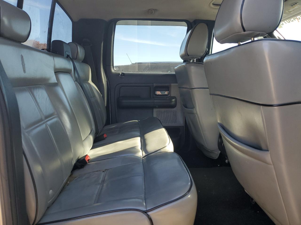 2006 Lincoln Mark Lt Gray vin: 5LTPW18596FJ16335