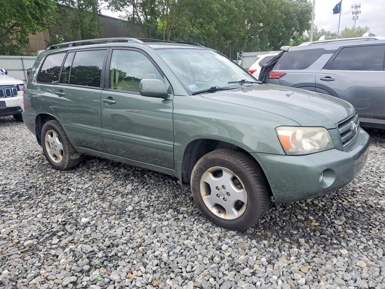 2005 Toyota Highlander Limited Green vin: JTEEP21A350111729
