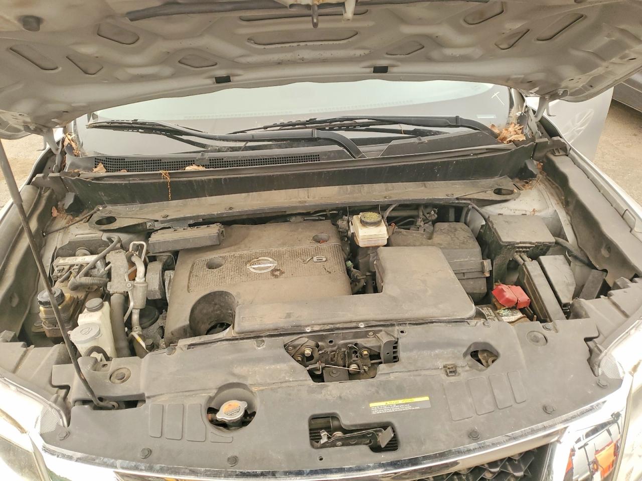 2015 Nissan Pathfinder S Silver vin: 5N1AR2MM5FC667295