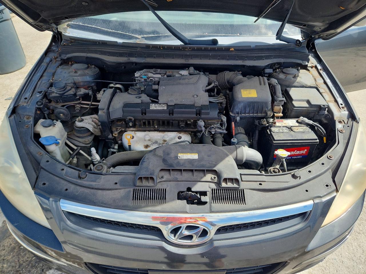 2009 Hyundai Elantra Touring Gray vin: KMHDC86E49U041906