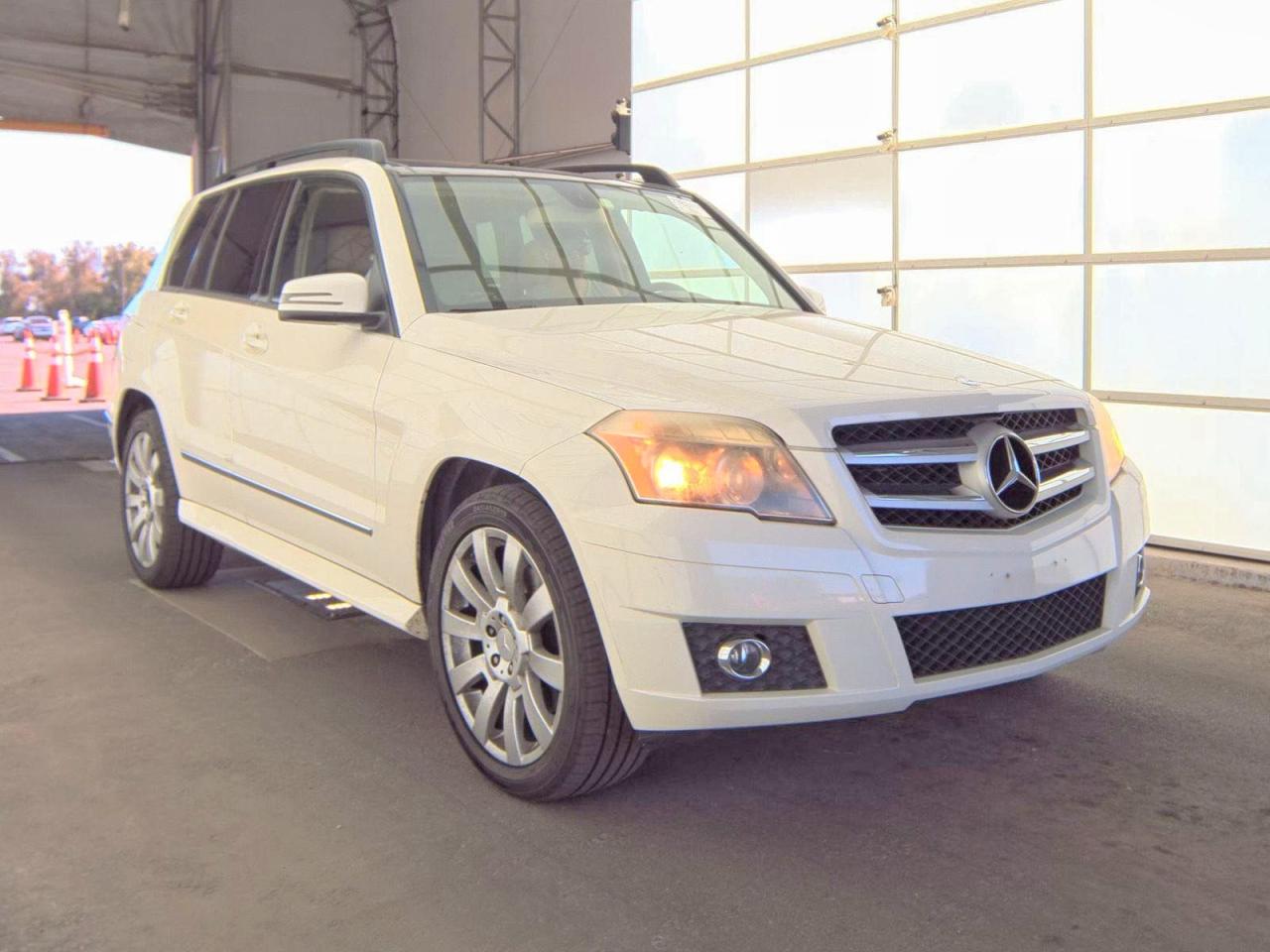 2010 Mercedes-benz Glk 350 4matic Белый vin: WDCGG8HBXAF360271