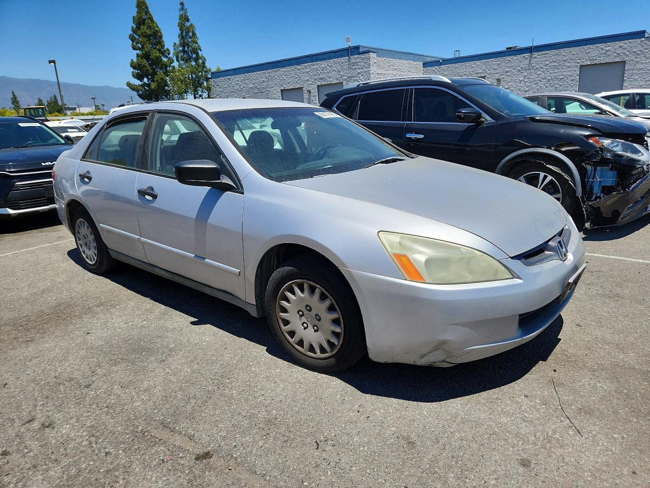 2005 Honda Accord Dx Silver vin: 1HGCM56105A149784