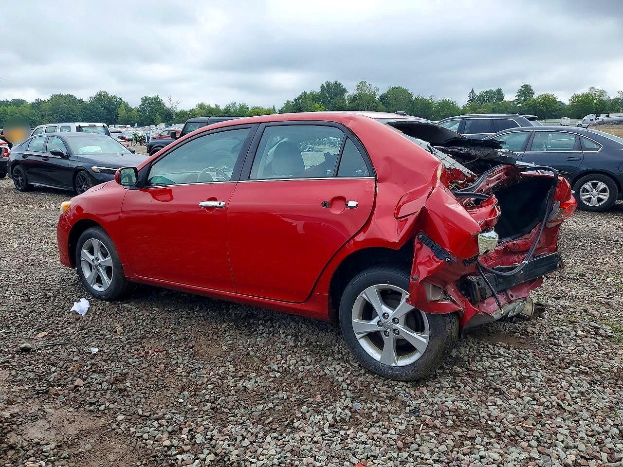 2013 Toyota Corolla Le Red vin: 2T1BU4EE5DC027313
