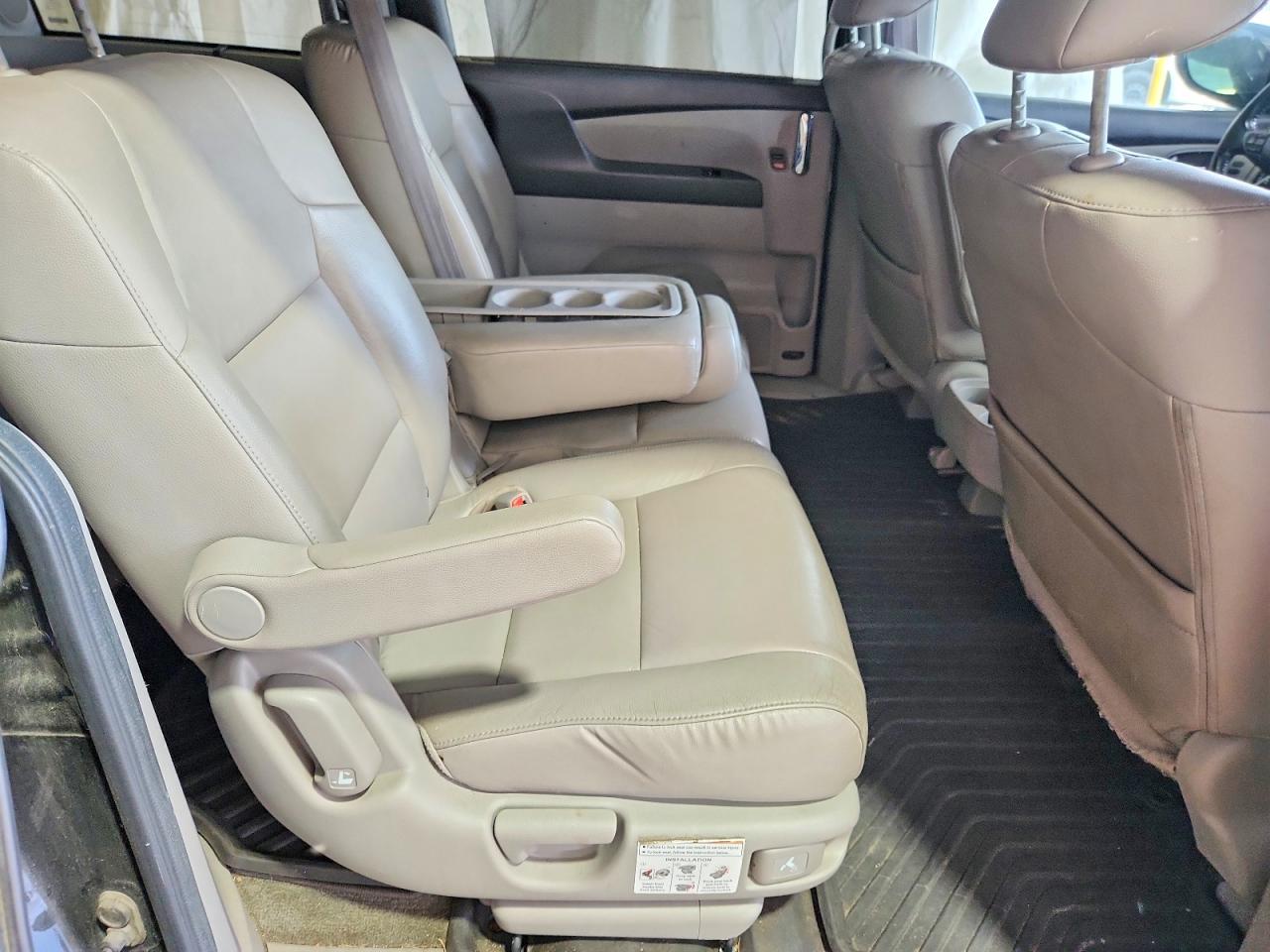 2015 Honda Odyssey Touring Black vin: 5FNRL5H96FB032492