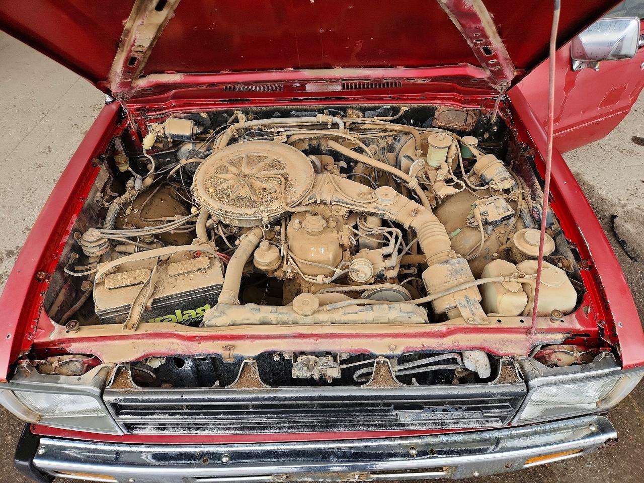 1983 Toyota Pickup Sr5 Red vin: JT4RN44S3D1102131