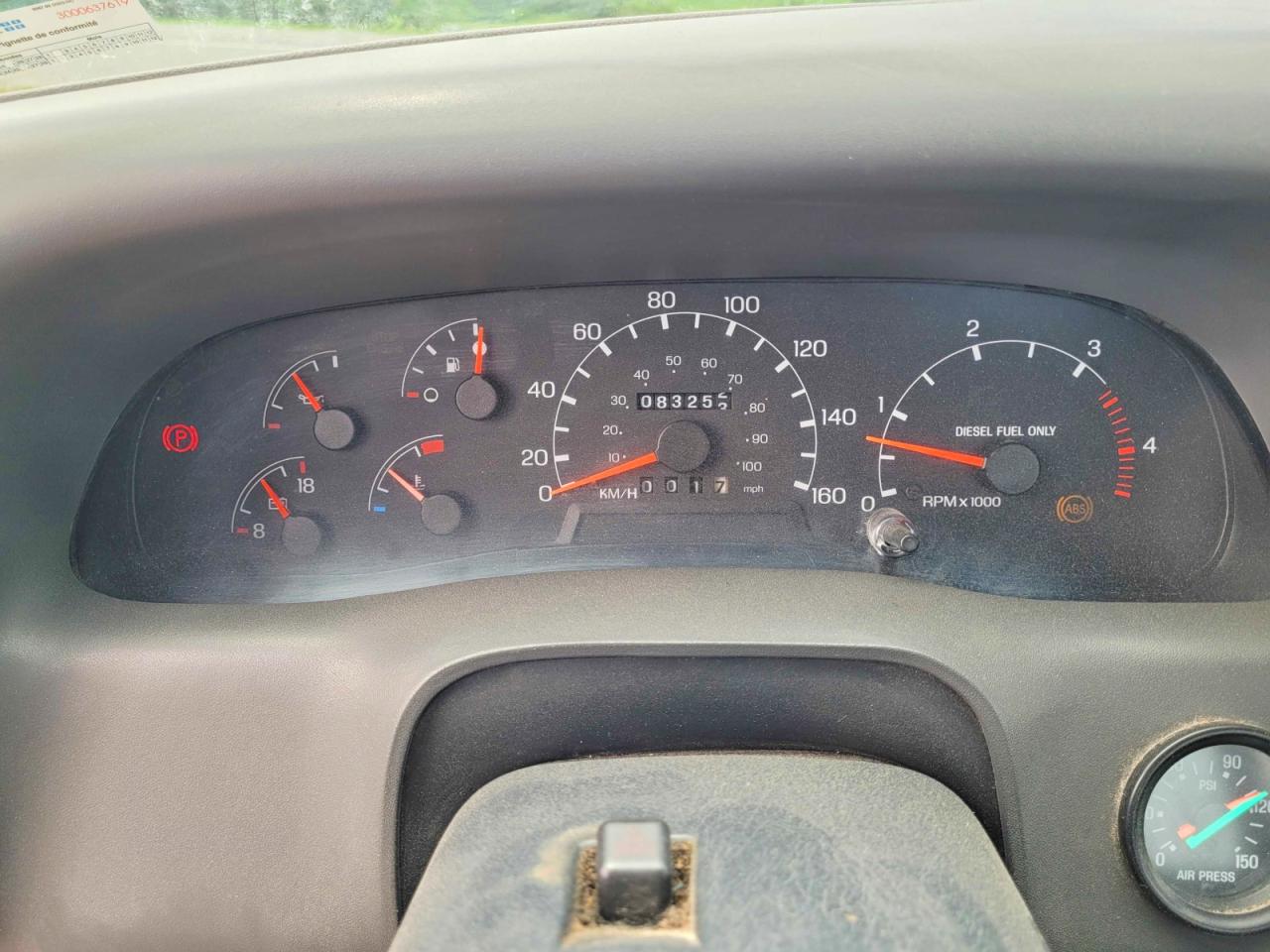 2004 Ford F750 Super Duty White vin: 3FRXF75TX4V696780