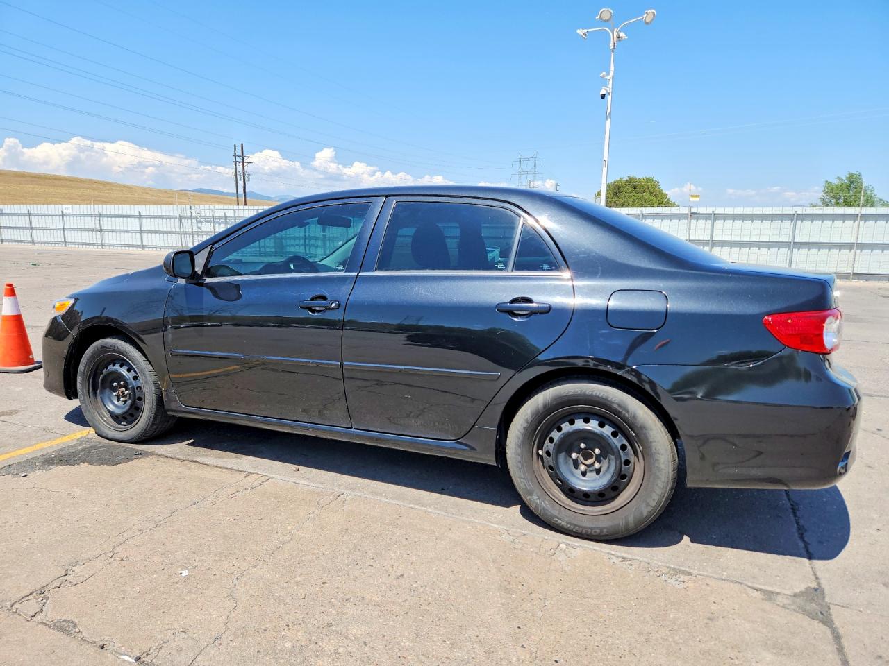 2013 Toyota Corolla Le Black vin: 2T1BU4EE0DC091632