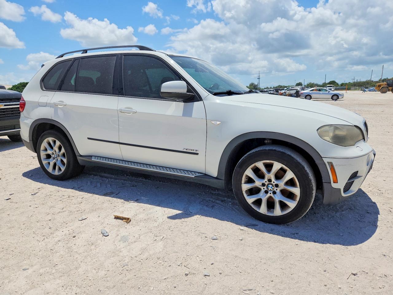 2011 Bmw X5 Xdrive35i White vin: 5UXZV4C56BL738232