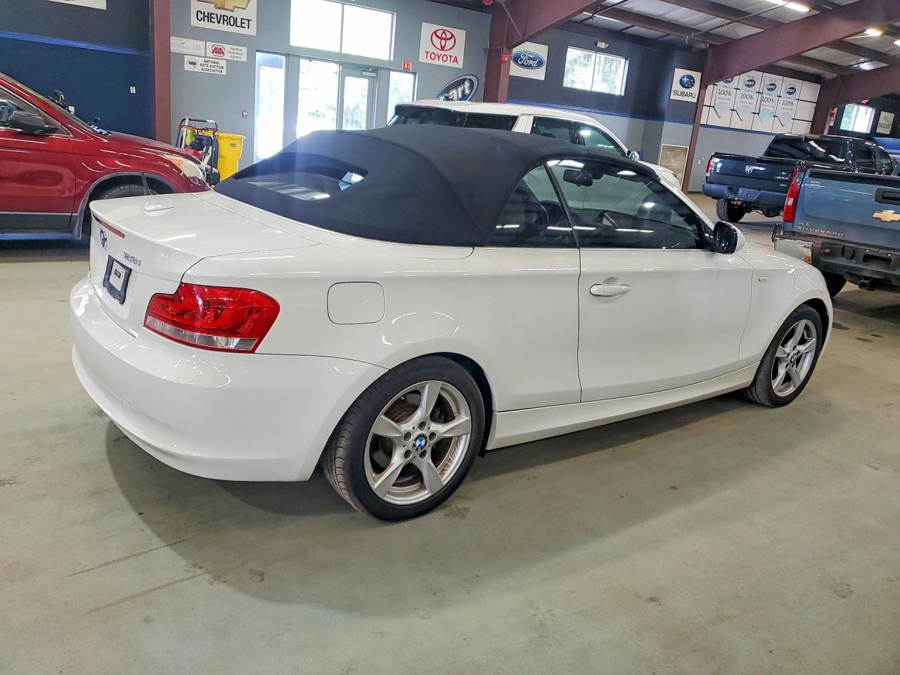 2012 Bmw 128 I Белый vin: WBAUN1C58CVH84094
