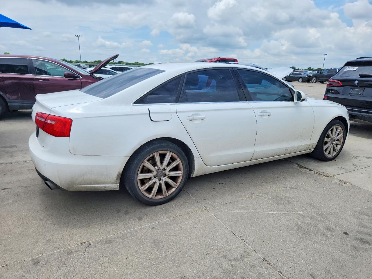 2014 Audi A6 Premium Plus Белый vin: WAUGFAFCXEN119914