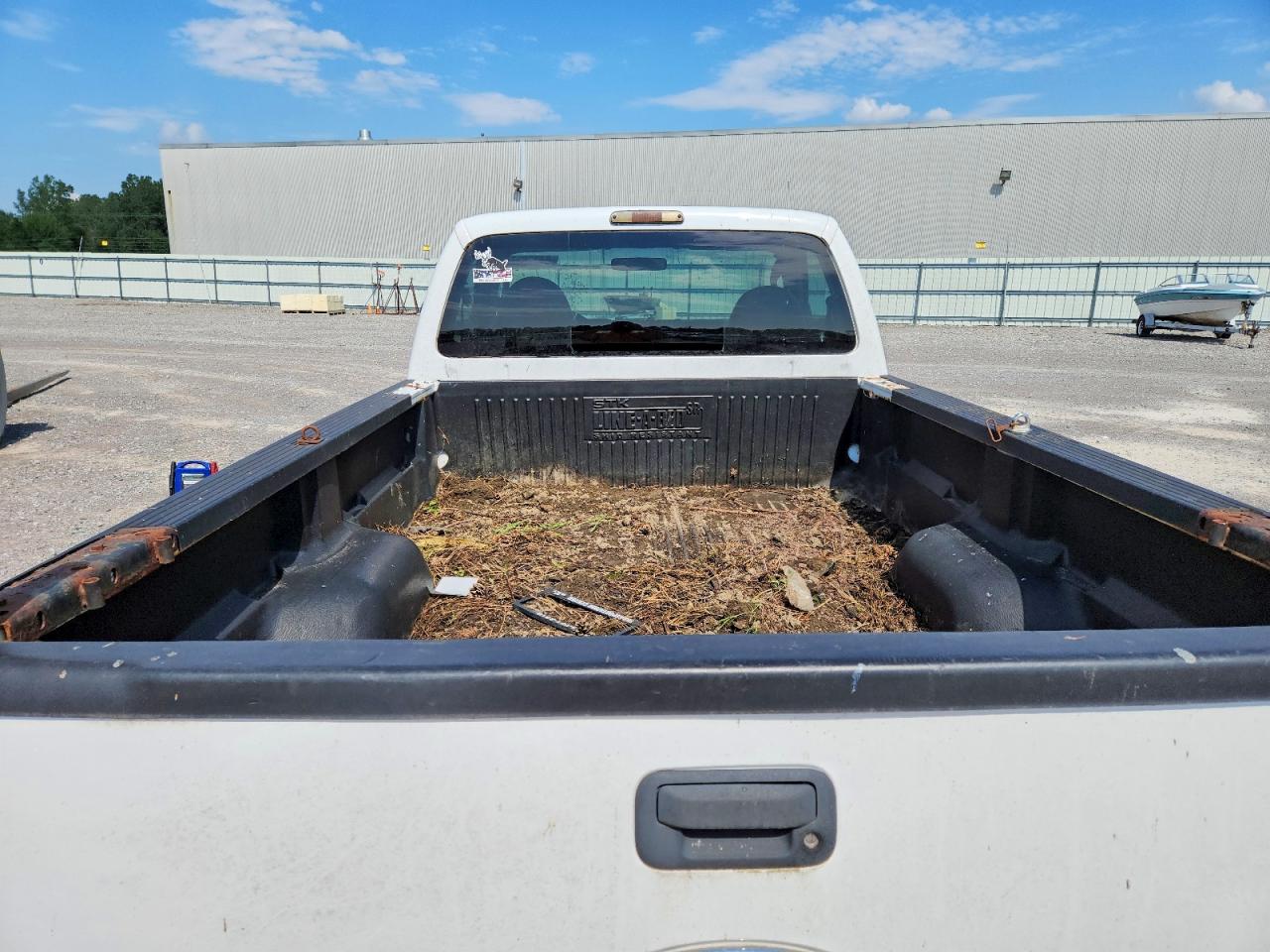 2009 Ford F250 Super Duty White vin: 1FTNF21569EA38438