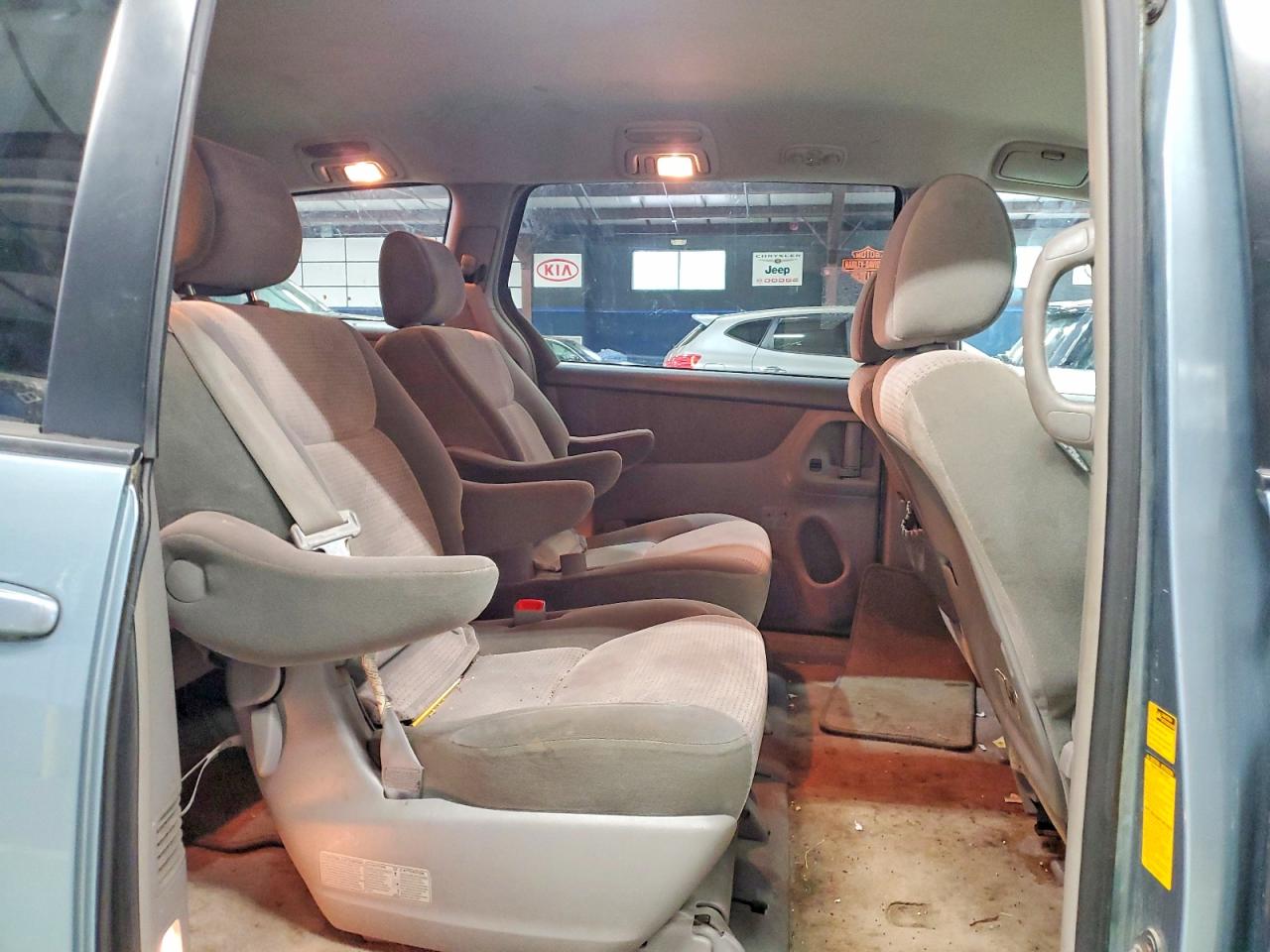 2007 Toyota Sienna Le Blue vin: 5TDBK23C47S002278