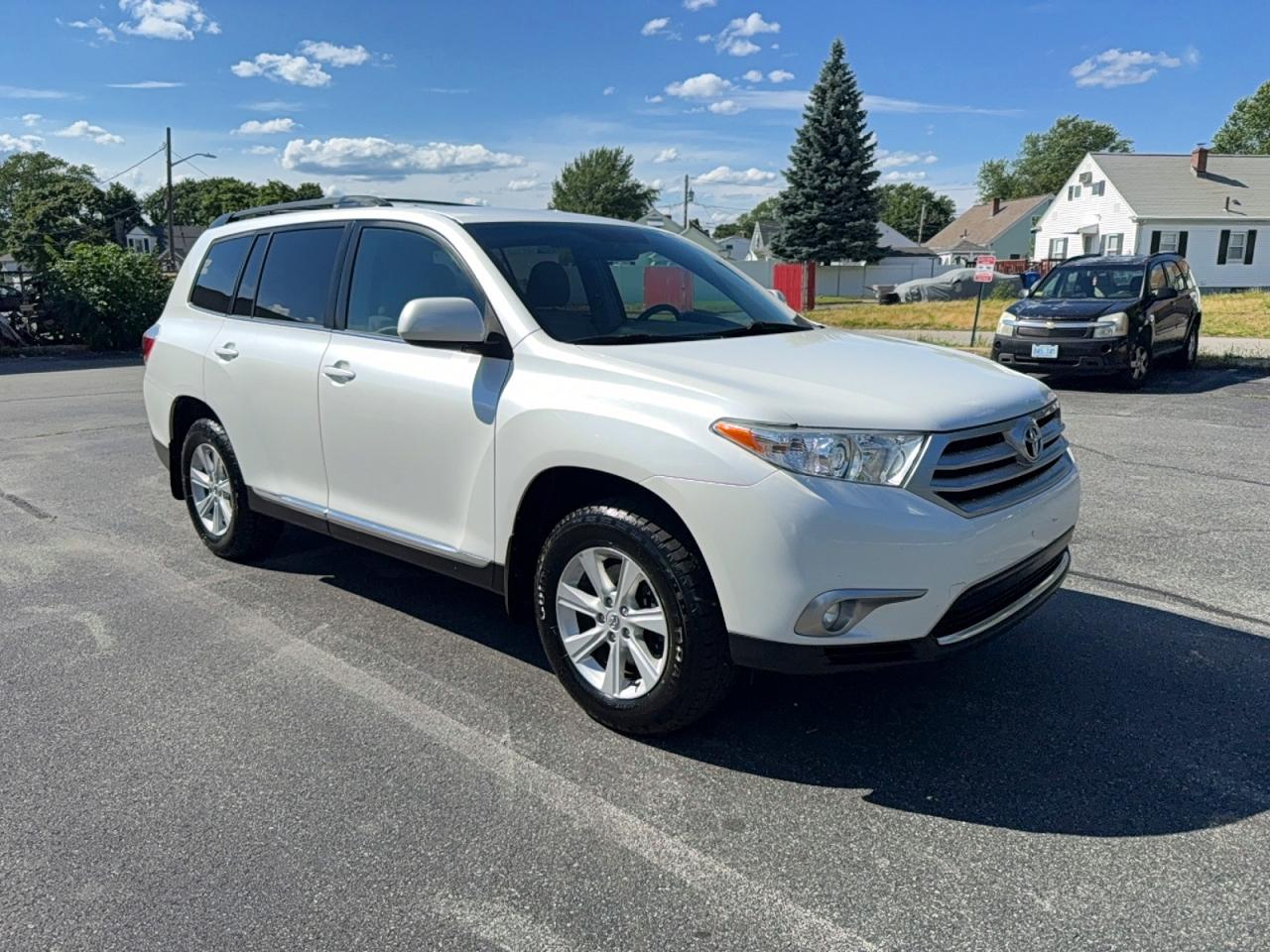 2011 Toyota Highlander Base Белый vin: 5TDBK3EH6BS057645