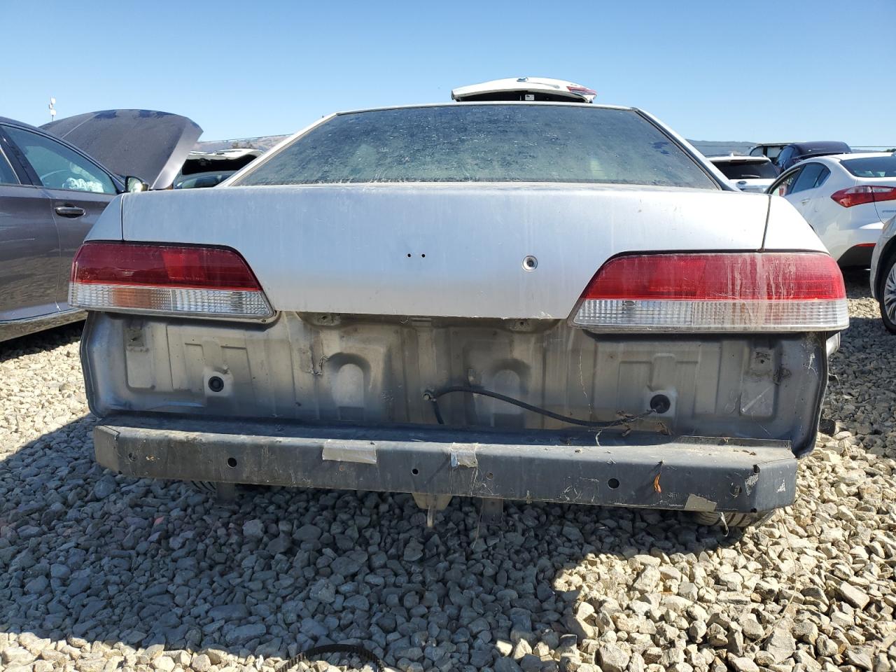 2001 Honda Prelude Silver vin: JHMBB62461C006101