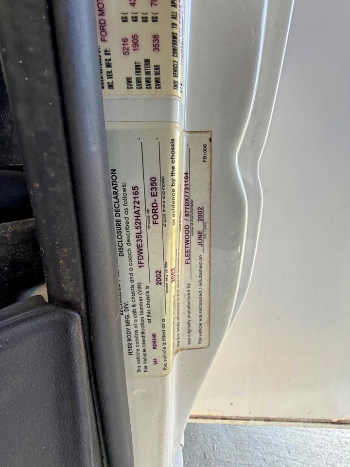 2002 Ford Econoline E350 Super Duty Cutaway Van White vin: 1FDWE35L52HA72165