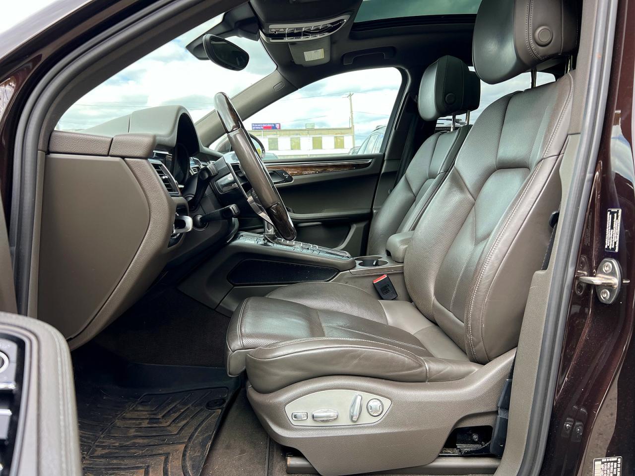 2015 Porsche Macan S Brown vin: WP1AB2A52FLB66269