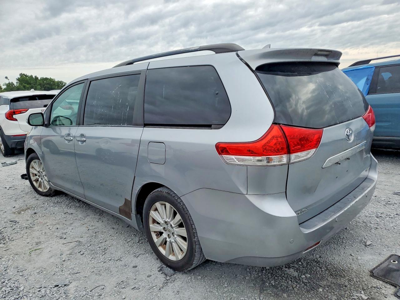 2013 Toyota Sienna Limited 7-passenger Silver vin: 5TDYK3DC6DS327007