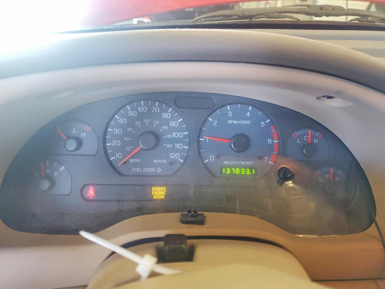 2003 Ford Mustang Red vin: 1FAFP44413F391368