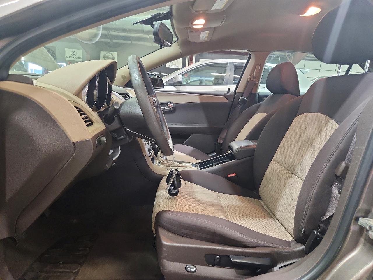 2011 Chevrolet Malibu Ls Золотой vin: 1G1ZB5E13BF120917