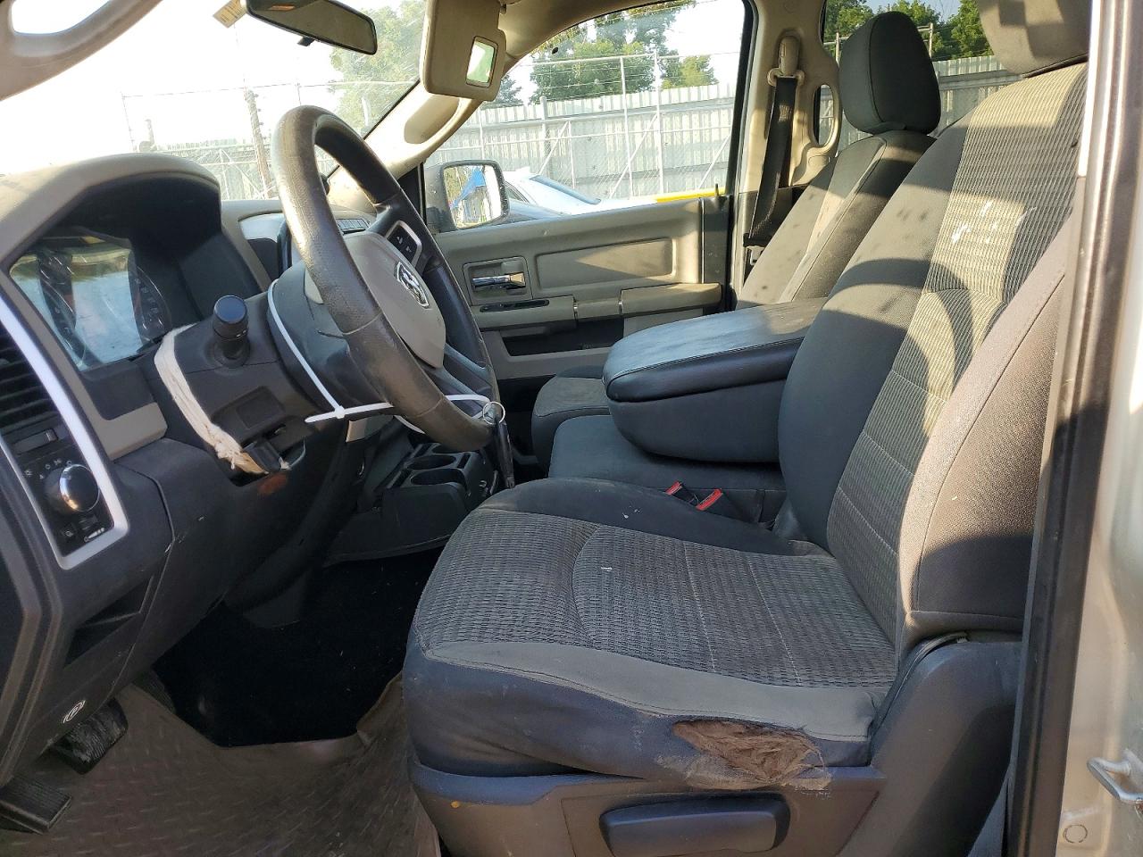 2009 Dodge Ram 1500 Beige vin: 1D3HB13P19J523165