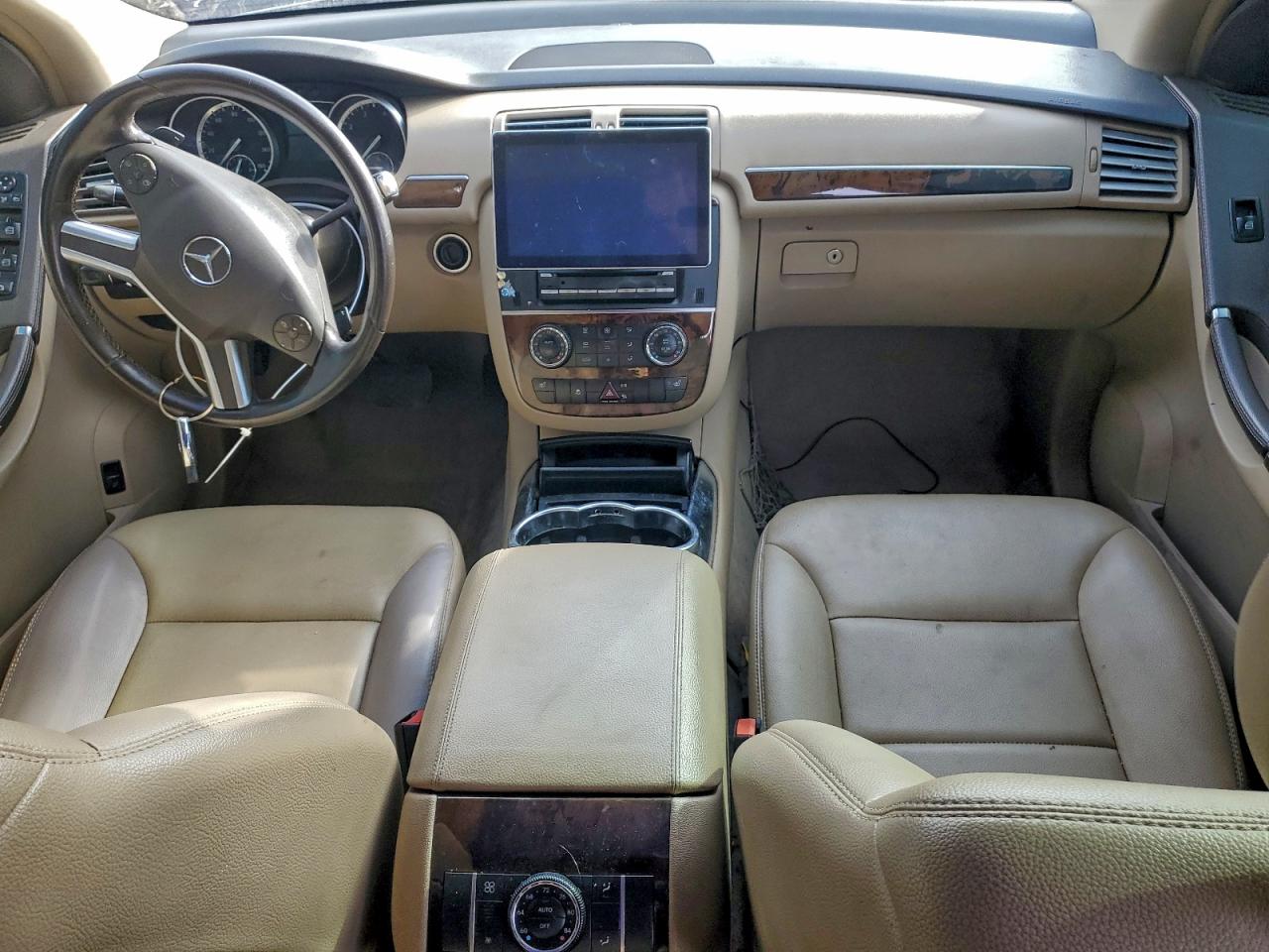 2012 Mercedes-benz R 350 4matic White vin: 4JGCB5HE6CA146210