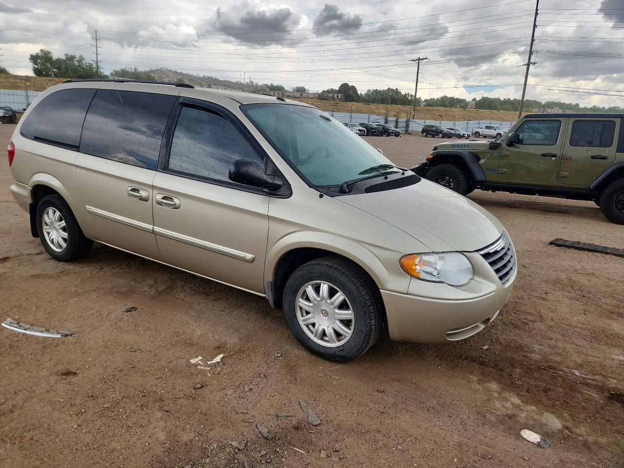 2007 Chrysler Town & Country Touring Gold vin: 2A4GP54L57R207134