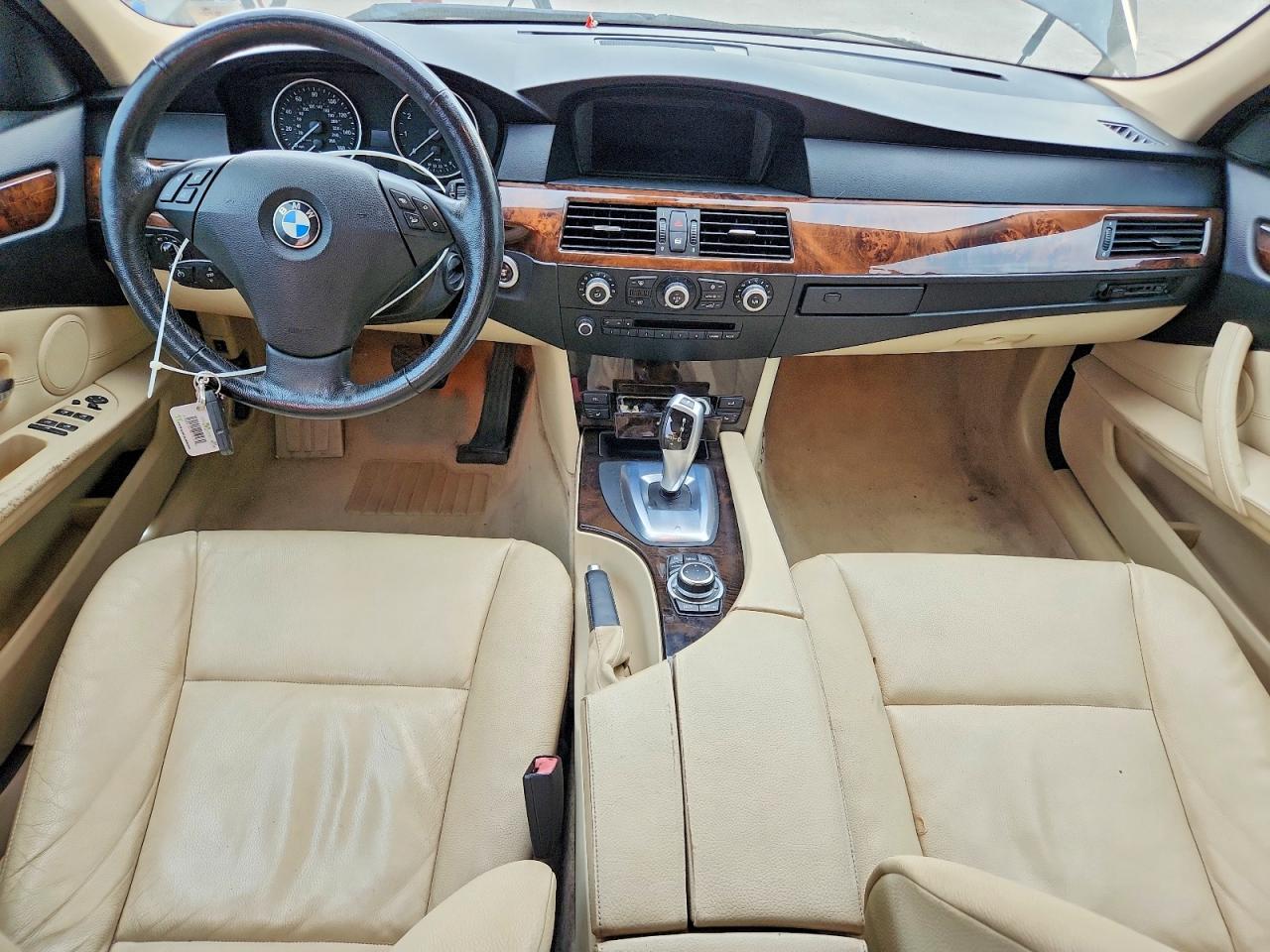 2010 Bmw 528 Xi Black vin: WBANV1C59AC388671