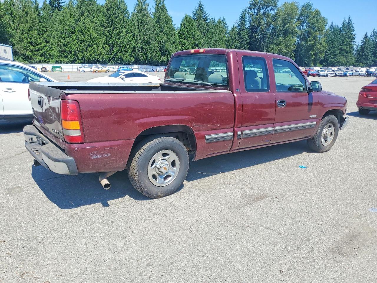 2000 Chevrolet Silverado C1500 Темно-бордовый vin: 2GCEC19T1Y1172375