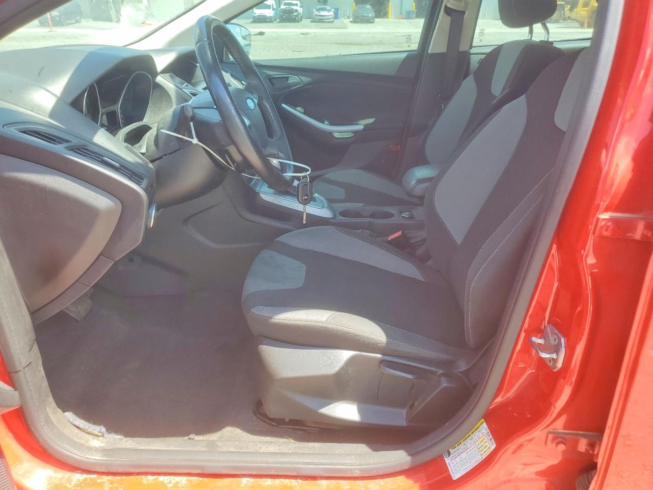 2012 Ford Focus Se Red vin: 1FAHP3K28CL327513