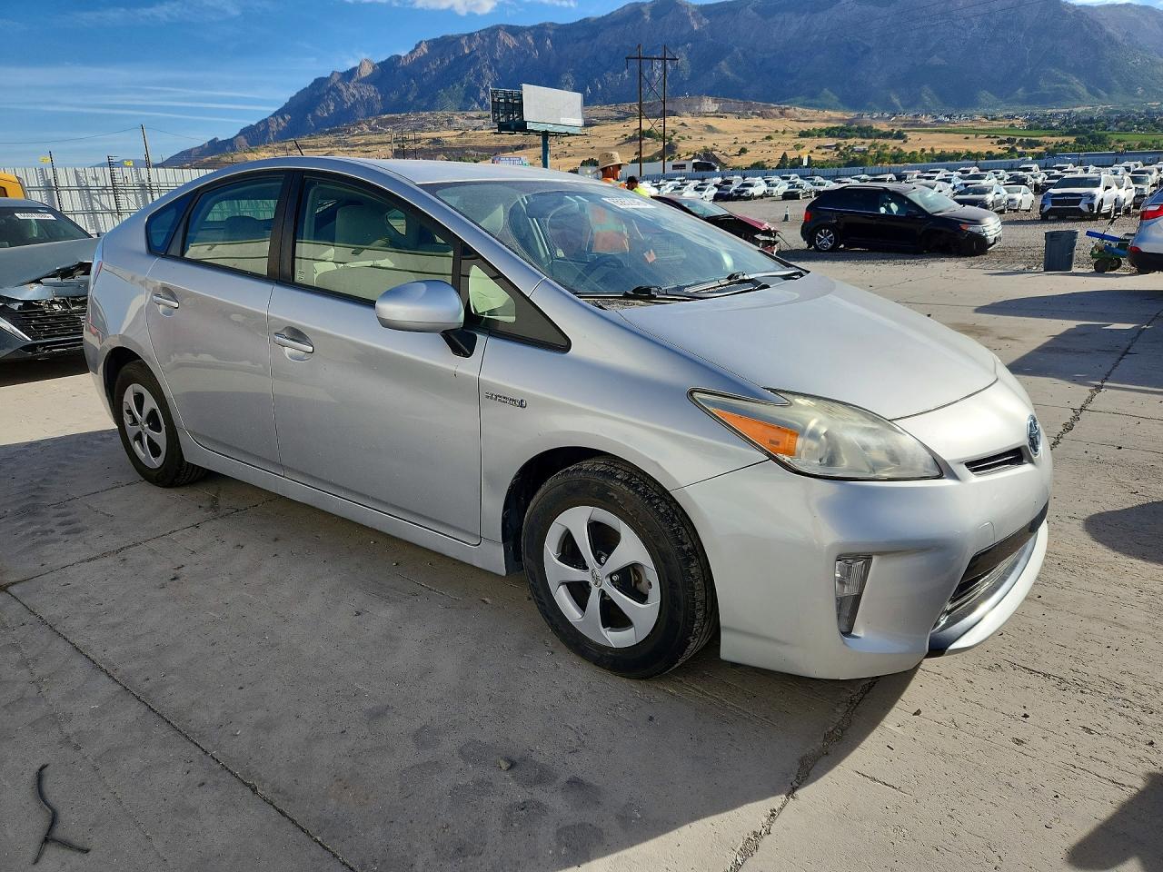 2013 Toyota Prius Three Silver vin: JTDKN3DU7D1725541