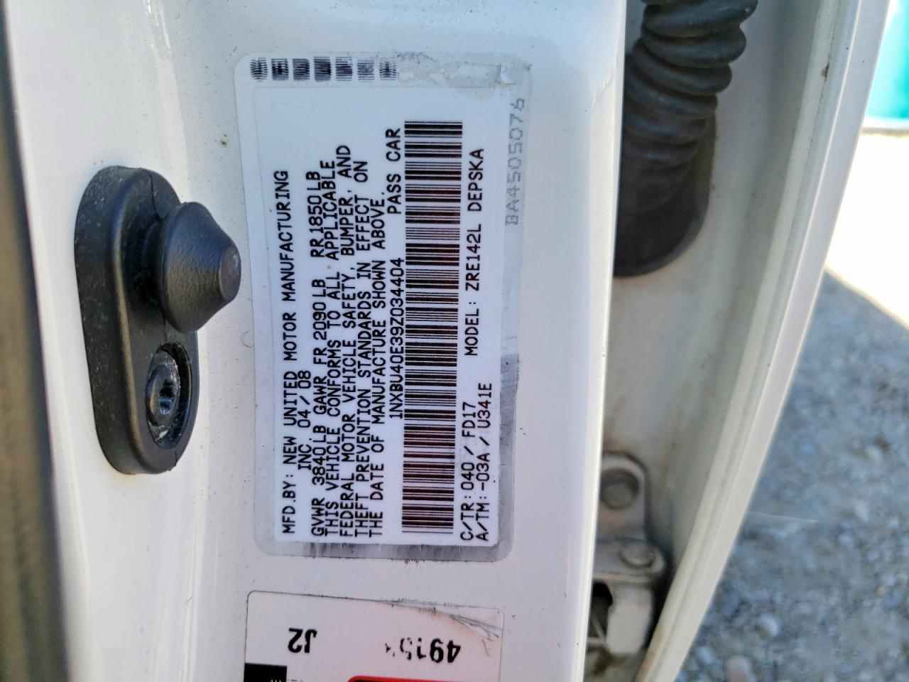 2009 Toyota Corolla S White vin: 1NXBU40E39Z034404