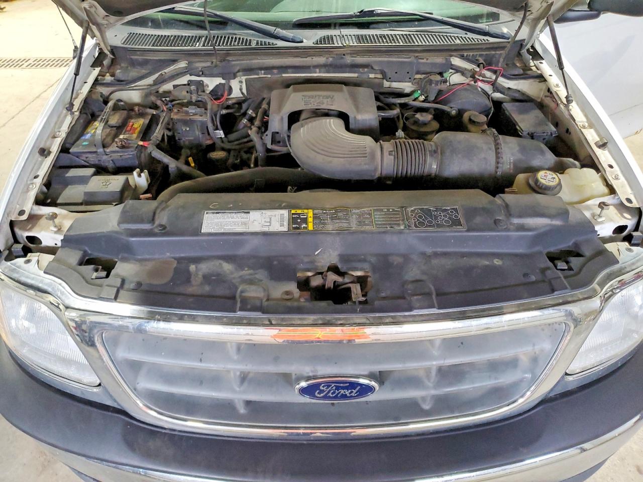 2001 Ford F150 White vin: 2FTPF17L91CA64020