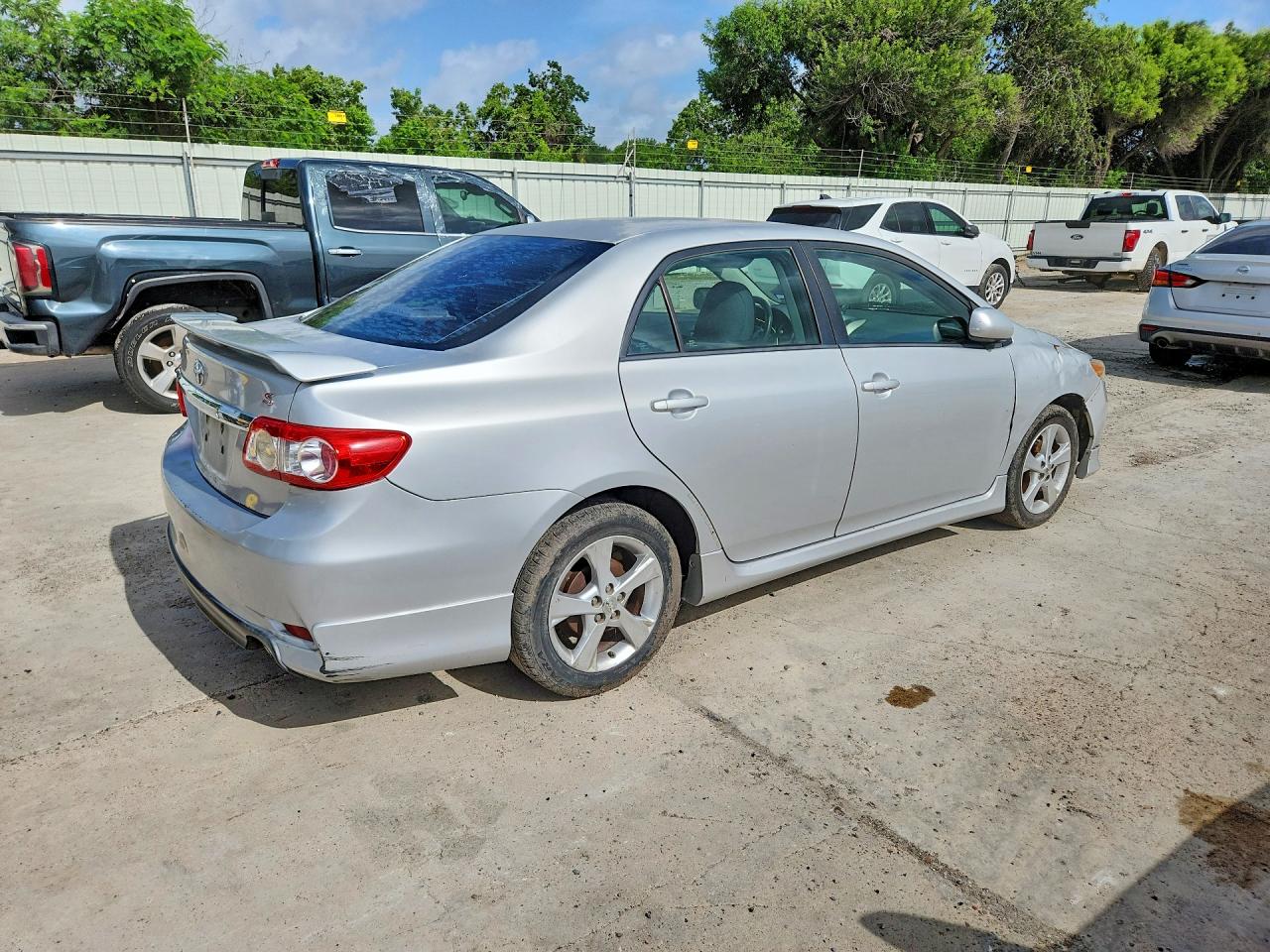 2013 Toyota Corolla S Silver vin: 5YFBU4EE5DP084238
