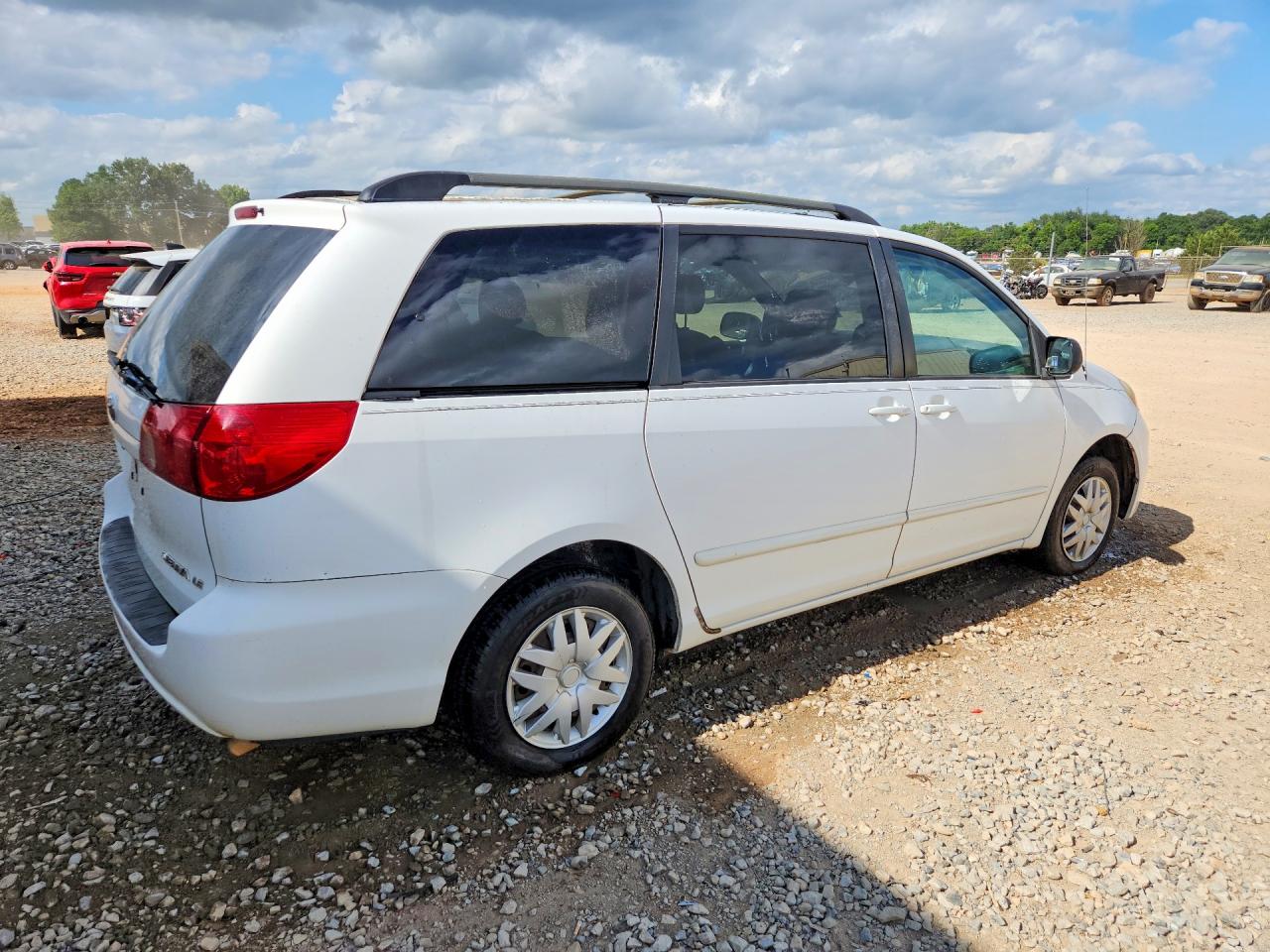 2006 Toyota Sienna Le 7 Passenger Белый vin: 5TDZA23C56S456488