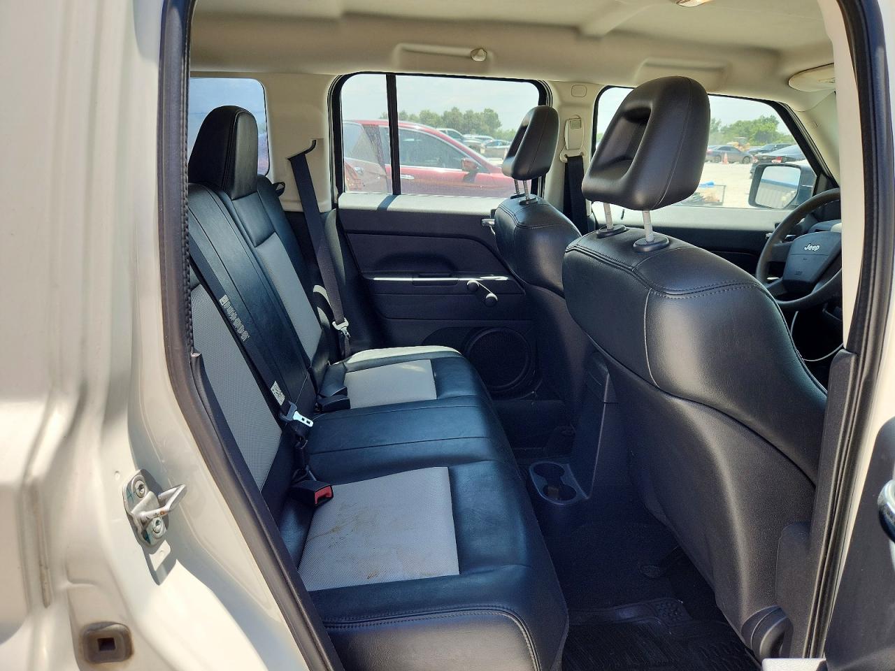 2008 Jeep Patriot Sport White vin: 1J8FT28058D554147