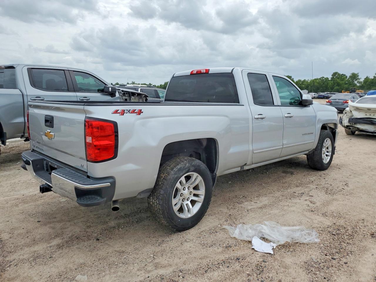 2018 Chevrolet Silverado K1500 Lt Silver vin: 1GCVKREH6JZ287747