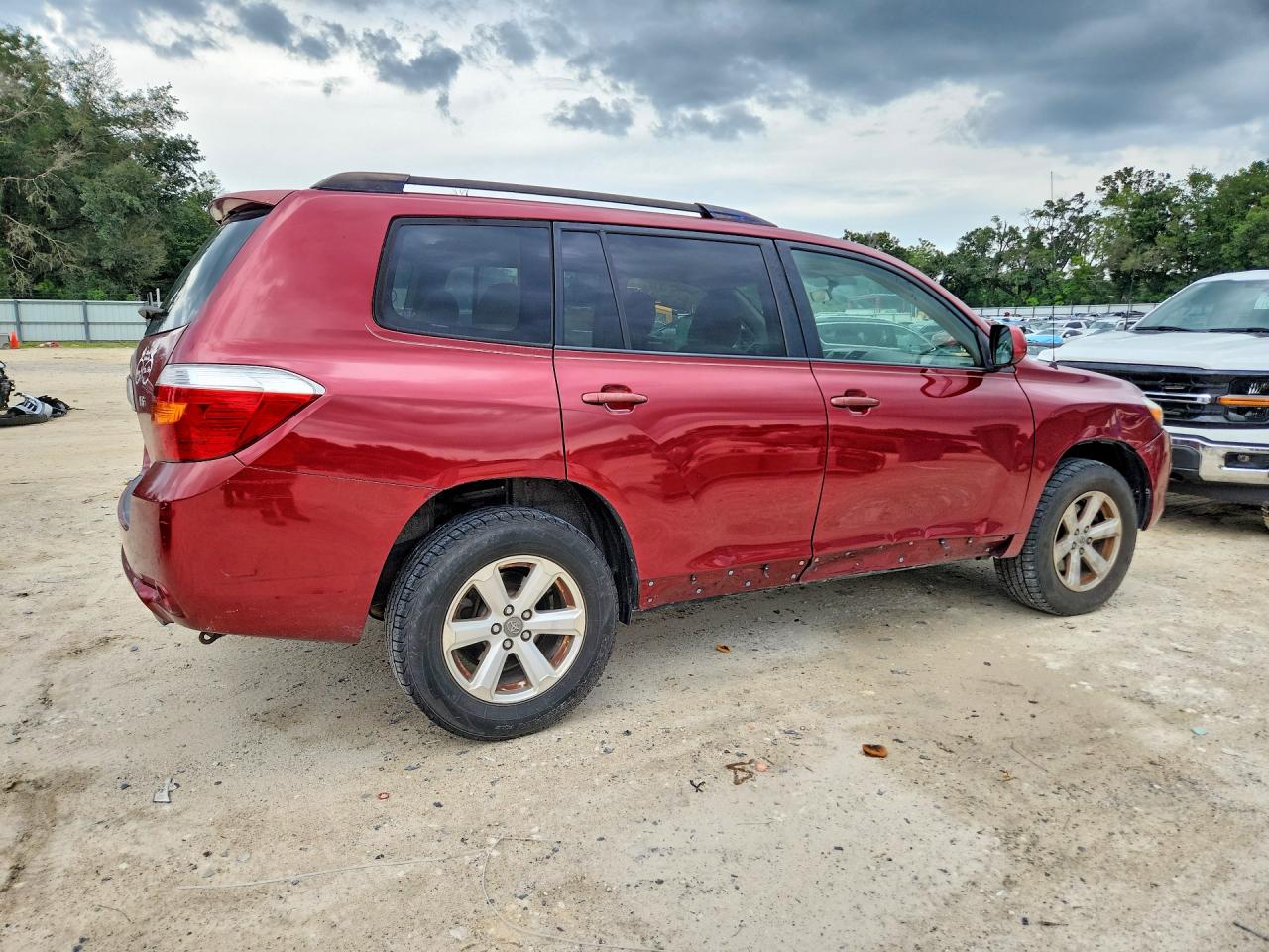 2008 Toyota Highlander Base Burgundy vin: JTEDS41A082009657