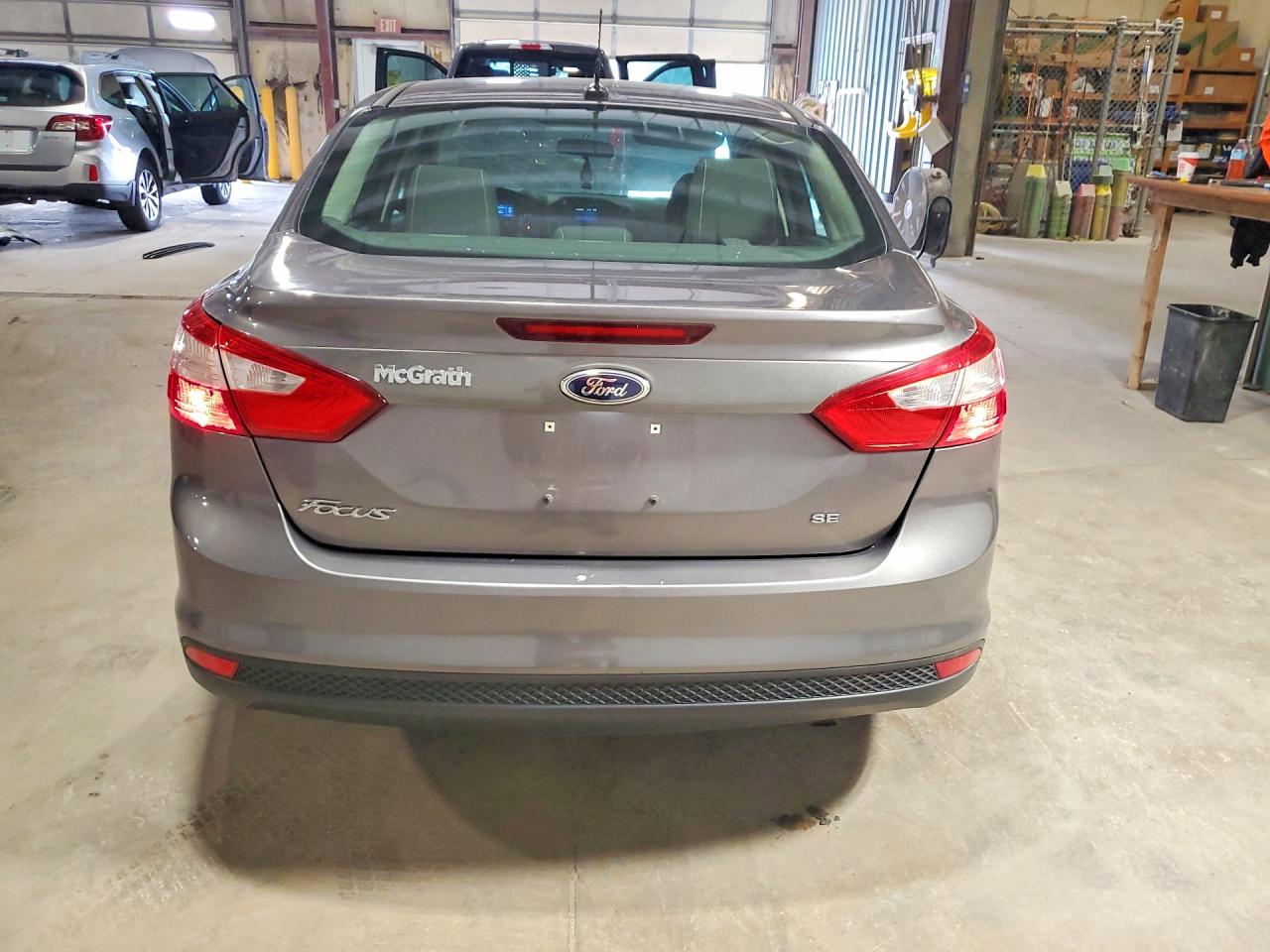 2014 Ford Focus Se Gray vin: 1FADP3F20EL228342