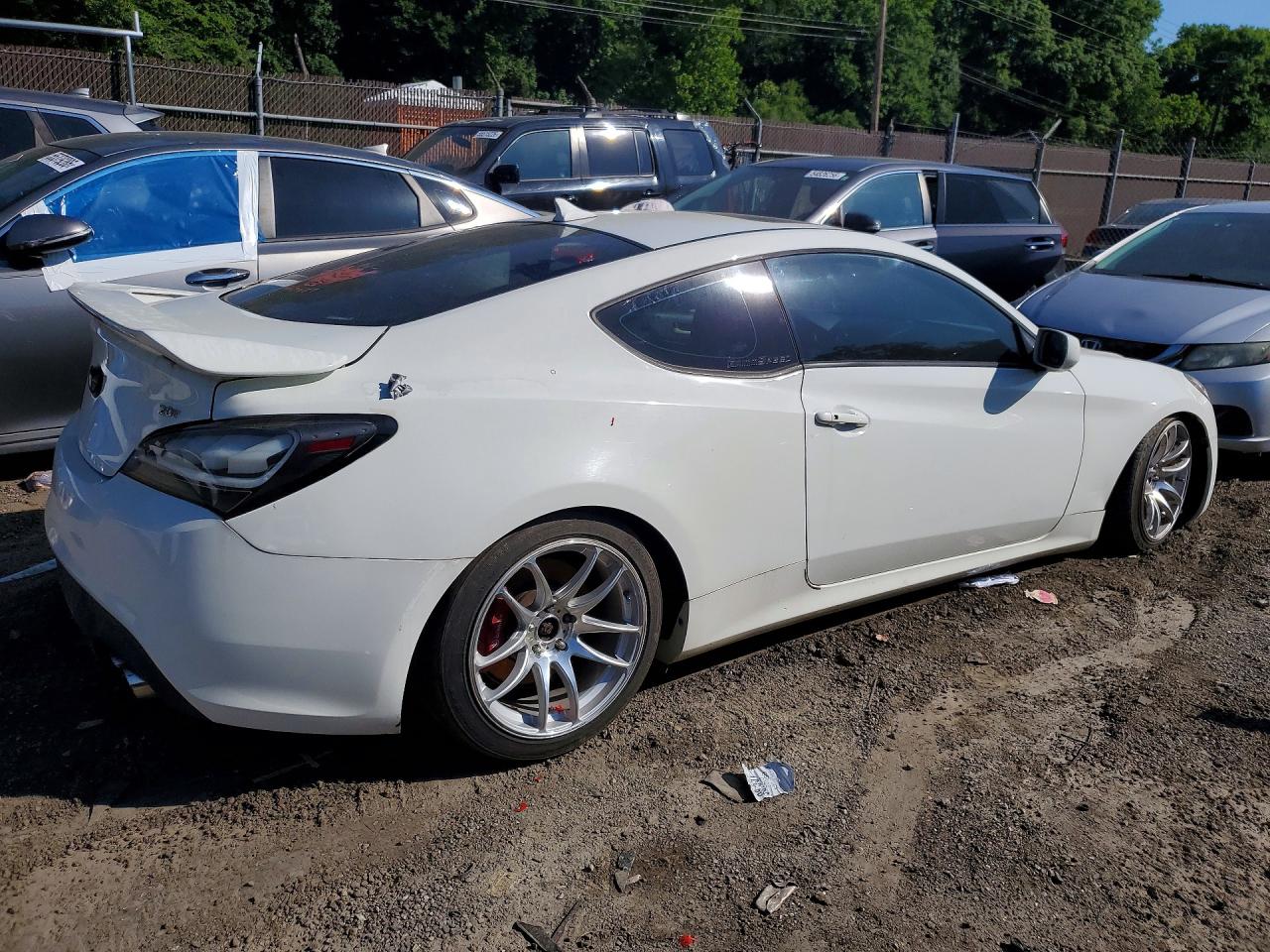 2010 Hyundai Genesis Coupe 2.0t White vin: KMHHT6KD6AU013452