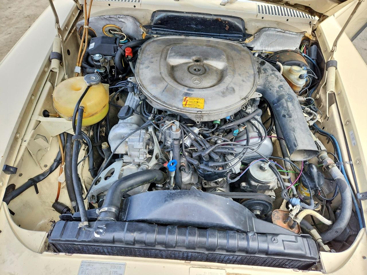 1981 Mercedes-benz 380 Sl Beige vin: WDBBA45AXBB001578